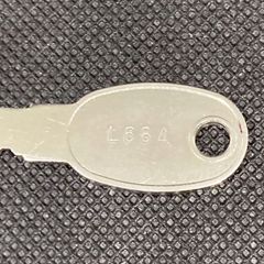 オフィス家具　鍵　中古　プラス　L684 　デスク　メーカー純正