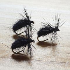 ■ELK■　大岩魚スペシャル　黒兎毛　4本　完成品フライ　テンカラ毛鉤