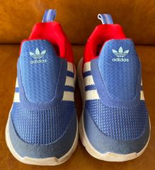 adidas アディダス　スニーカー　11㎝　ベビー　靴　男の子　女の子　青　赤