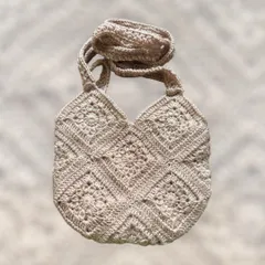 ハンドメイド　ポシェット　手芸　グラニースクエア　デイジー　フラワー　　バッグ　裏地付き　裏地　韓国　かぎ編み　編み物