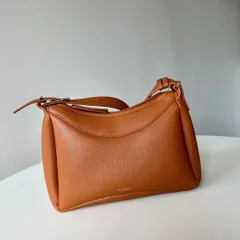 美品 ポレーヌ ショルダーバッグ ウミ レザー ブラック ロゴ刻印 斜めがけ 2025年最新】polene バッグ umiの人気アイテム - メルカリ