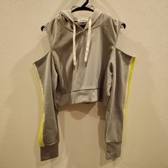 ゆきぽよプロデュース グレーのセットアップ
