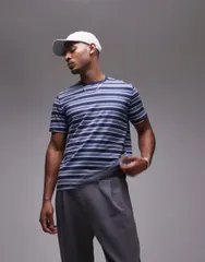 【送料無料】 リーバイス メンズ Tシャツ トップス Levi's The Essential relaxed fit stripe T-shirt in navy navy