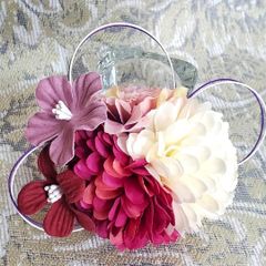ヘアアクセサリー コーム型 和風ヘアアクセ 浴衣 着物 和服 和装に！ピンク×白 フラワー 花 水引 簡単装着 かんざし 子どもも大人も使用可能◎ 結婚式 二次会 お祝い パーティー 入学式 入園式 卒業式 卒園式 成人式 七五三 ハレの日 レディース 女性