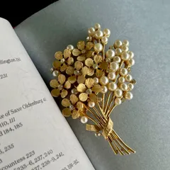 ブローチ 花 金属 パール czダイヤ シンプル  優雅 韓国 最新 植物 ヴィンテージ オシャレ