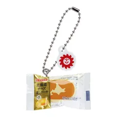 【中古】キーホルダー 北海道チーズ蒸しケーキ 「ヤマザキパン ミニチュアチャーム」のサムネイル