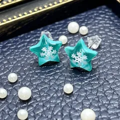 星雪の煌めきピアス ミントグリーン 星 ミニスター 結晶 雪 冬 アレルギー対応 ハンドメイド