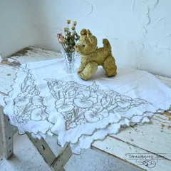 アンティーク アペンツェル刺繍 二重スカラップリネンクロス 四人の