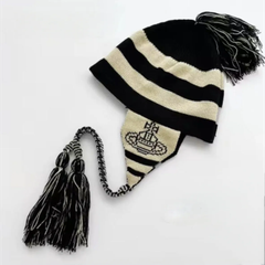 新品 ニット帽　耳当て付き　ビーニー　NANA