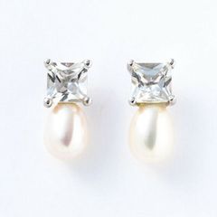 ホワイトトパーズ　 freshwater pearl　ピアス  ホワイトトパーズピアス  パールピアス