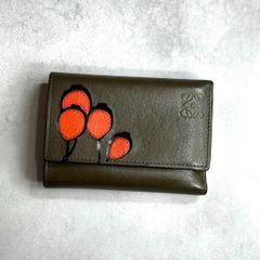 【希少品】 LOEWE ロエベ / ハーバリウムトリフォールドウォレット 三つ折り財布 カーフレザー アナグラム型押し カーキ C643S33X02-4357