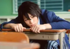 【中古】生写真(男性) 飯山裕太(新開悠人)/横型・バストアップ・制服・寝そべり・キャラクターショット/舞台『弱虫ペダル』～箱根学園新世代、始動～ブロマイド