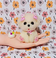 羊毛フェルト トイプードル「かご入りお花のプードルちゃん」 - メルカリ