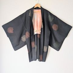 Japanese Vintage Haori Long Black Chrysanthemum pattern Silk Kimono Jacket Old-ⅽloth 長羽織 羽織 正絹 黒 菊柄 古布 時代布 一点物 大正浪漫 和洋折衷