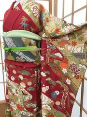 ≪花ラブリ≫☆大特価！！　☆振袖・袋帯セット　リユース　リサイクル　美品　振袖　帯　２点セット　赤　古典柄　Mサイズ　成人式　卒業式　お正月　結婚式　ＯＦＮ101Ｒ