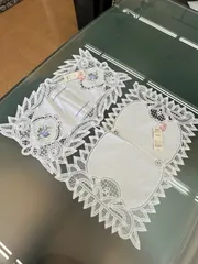【在庫処分品】刺繍　レース編み　ドイリー　センターテーブル  　椅子掛け　２枚　昭和レトロ　当時物