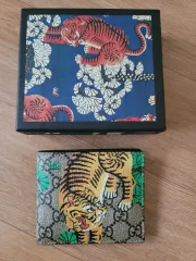 希少/美品✨️グッチ 長財布 ベンガル トラ GGスプリーム ラウンドジップ 茶色 GUCCI（グッチ）の「グッチ GUCCI 財布 ラウンドファスナ− 長