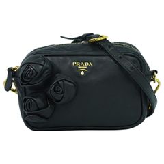 本物 プラダ PRADA ローズ バラ モチーフ ショルダーバッグ ポシェット レザー ブラック BP0166 バッグ 中古 【フォロー割】