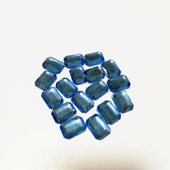 デコパーツ　スクエア　アクアマリン 17粒