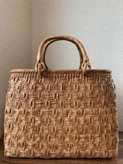 山葡萄籠バッグ　亀甲編み　内布あり　ポケットあり　可動式持ち手