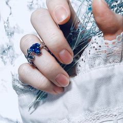 薔薇園のピンキーリング - 銀 / シルバーリング 量産 地雷 指輪 推し メンズ ゴシック ゴスロリ ストリート メンヘラ 病みかわいい 黒 ブラック 色違い 赤 青薔薇 紫 ピープス 系 推し活