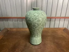 ♦青磁 透かし彫り 陽刻紋 双耳瓶 アンティーク 骨董品 コレクション ♢青磁 透かし彫り 陽刻紋 双耳瓶 アンティーク 骨董品