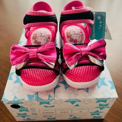 【15㎝】ハローキティ　ブラック×ピンク　キッズ　リボン付き　サンダル　SA09218