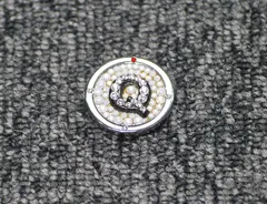 スワロフスキー アルファベット入り ゴルフマーカー Q ホワイトオパール