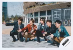 【中古】生写真(ジャニーズ) 嵐/集合(5人)/横型・全身/「アラフェス 2020 at 国立競技場」グッズオフショット/公式生写真