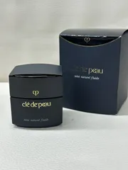 お値下げ！ 【未使用品】 クレ・ド・ポー タンナチュレールフリュイドN ピンクオークル10 ファンデーション オールシーズン用 25g パフ付き