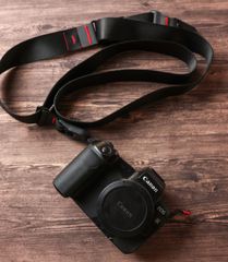 Canon EOS R10 専用 カメラケース ストラップ付 - メルカリ