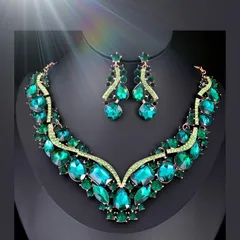 ネックレスピアス ロイヤル グリーンドレス映え演奏会用アクセサリー舞台着物高見えダンスドレス