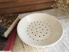 ももママ 様専用　　IRISスーピエールとフランス アンティーク　　白い　陶器 皿　水切り　美品