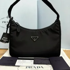 美品【プラダ】リエディション ホーボーバッグ 2wayバッグ PRADA(プラダ) ホーボーバッグ 水色 スカイブルー Re-Edition リ