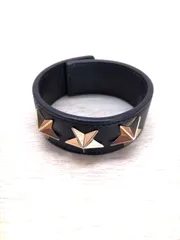 ジバンシィ GIVENCHY スタースタッズレザーバングル メンズ 表記無 のサムネイル