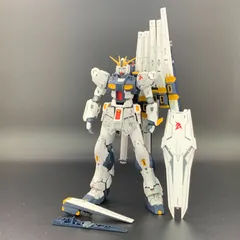 ガンプラ RG 1/144 νガンダム 【組立済】バンダイ 382のサムネイル