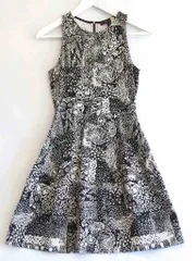 【212429】BCBG MAXAZRIA ビーシービージーマックスアズリア  ノースリーブ　総柄ワンピース　ポリエステル  ・XS 黒/白のサムネイル