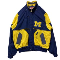 【海外規格XL】古着　中綿ナイロンジャケット　NutmegMills　University of Michigan　Wolverines　カレッジ系　刺繡ロゴ