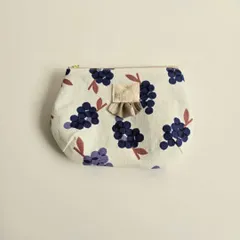 ふんわり丸いブドウのポーチ　フリルタグ