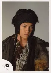 【中古】生写真(ジャニーズ) Kis-My-Ft2/二階堂高嗣/バストアップ・衣装黒・茶色・ニット帽・ファー・背景グレー/公式生写真