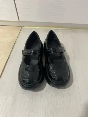 CHARLES & KEITH(チャールズアンドキース) エナメル MARY JANE(メリージェーン) 37 5 のみ
