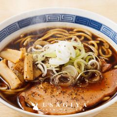 富山ブラックラーメン 4食セット スープ付き スパイシー 真っ黒い スープ 醤油ラーメン しょうゆ ご当地 生中華麺 生麺 国産 ポスト投函 【sm00010818】