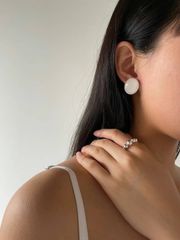韓国製 高品質 送料無料 丸玉ピアス ホワイト