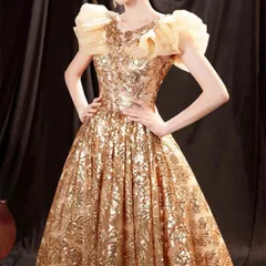 スパンコールに肩のフリルがゴージャスなイブニングドレス?.?