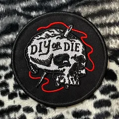 DIYorDIE スカル 頭蓋骨 アイロンワッペン パンク ロック メタル 古着のサムネイル