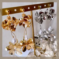 人気NO.2♡ ブライダル 大ぶり メタルフラワー ハンドメイドピアス イヤリング パール ロング 華やか 結婚式 ウェディング お花 金属アレルギー対応 ステンレス 24金コーティング ゴールド シルバー