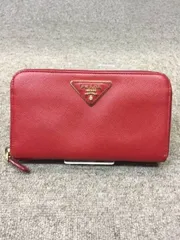 美品！格安！プラダ トライアングル サフィアーノ レザー ラウンドファスナー長財布