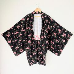 Japanese Vintage Haori Long Black Pink Floral pattern Silk Kimono Jacket Old-ⅽloth 長羽織 羽織 正絹 縮緬 黒 ピンク 小花柄 古布 時代布 一点物 大正浪漫 和洋折衷