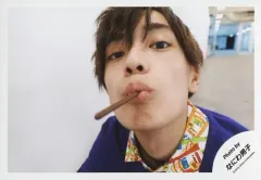 【中古】生写真(ジャニーズ) なにわ男子/高橋恭平/横型・バストアップ・衣装紫・ポッキー咥え・顎上げ・左向き・口すぼめ・カメラ目線/「ジャニーズJr.8・8祭り～東京ドームから始まる～」セルフィー/公式生写真