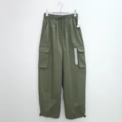 新品 GU カーゴパンツ セミワイド シャーリング ジョガー カーキ 日本から輸入した服